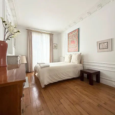 Eiffel Luxe Chic Tour Eiffel Apartment Paris