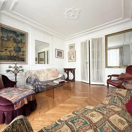 Eiffel Luxe Chic Tour Eiffel Apartment Paris